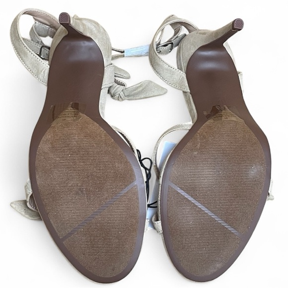 Who What Wear Taupe Bow Heels SZ - 9 1/2 - Picture 3 of 3